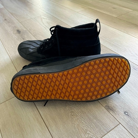 Vans MTE Duck Boots. Size 13 - Picture 3 of 3